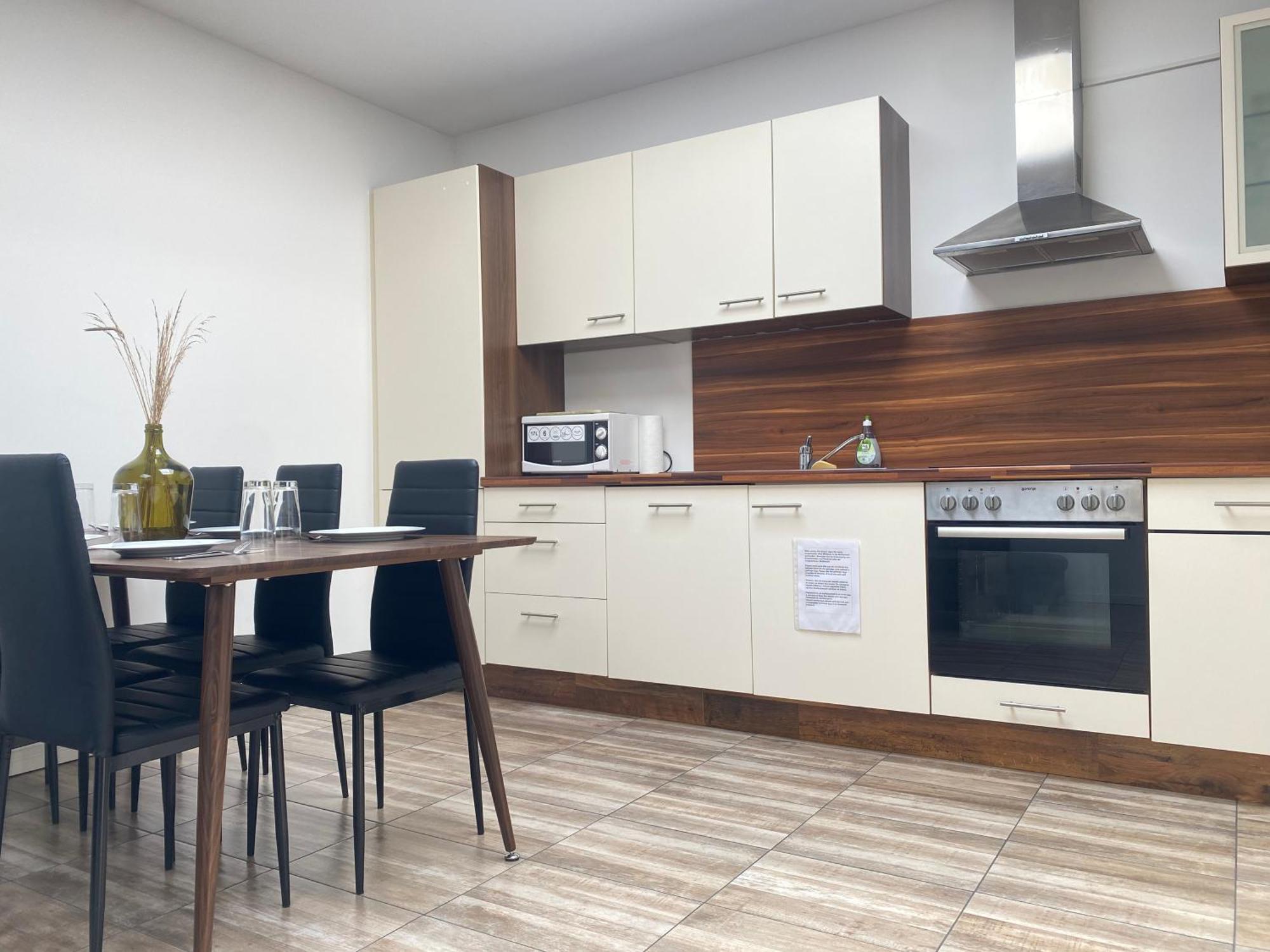 Privates & Gemuetliches Inklusive Parkplatz Apartment *